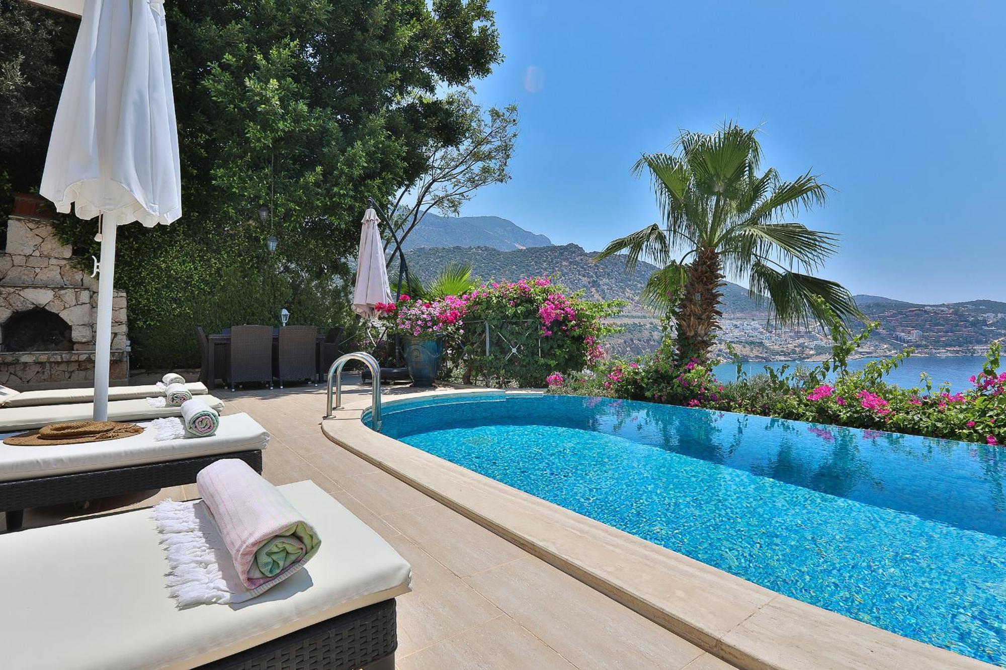 Stunning Seaviews Villa คัลคัน ภายนอก รูปภาพ