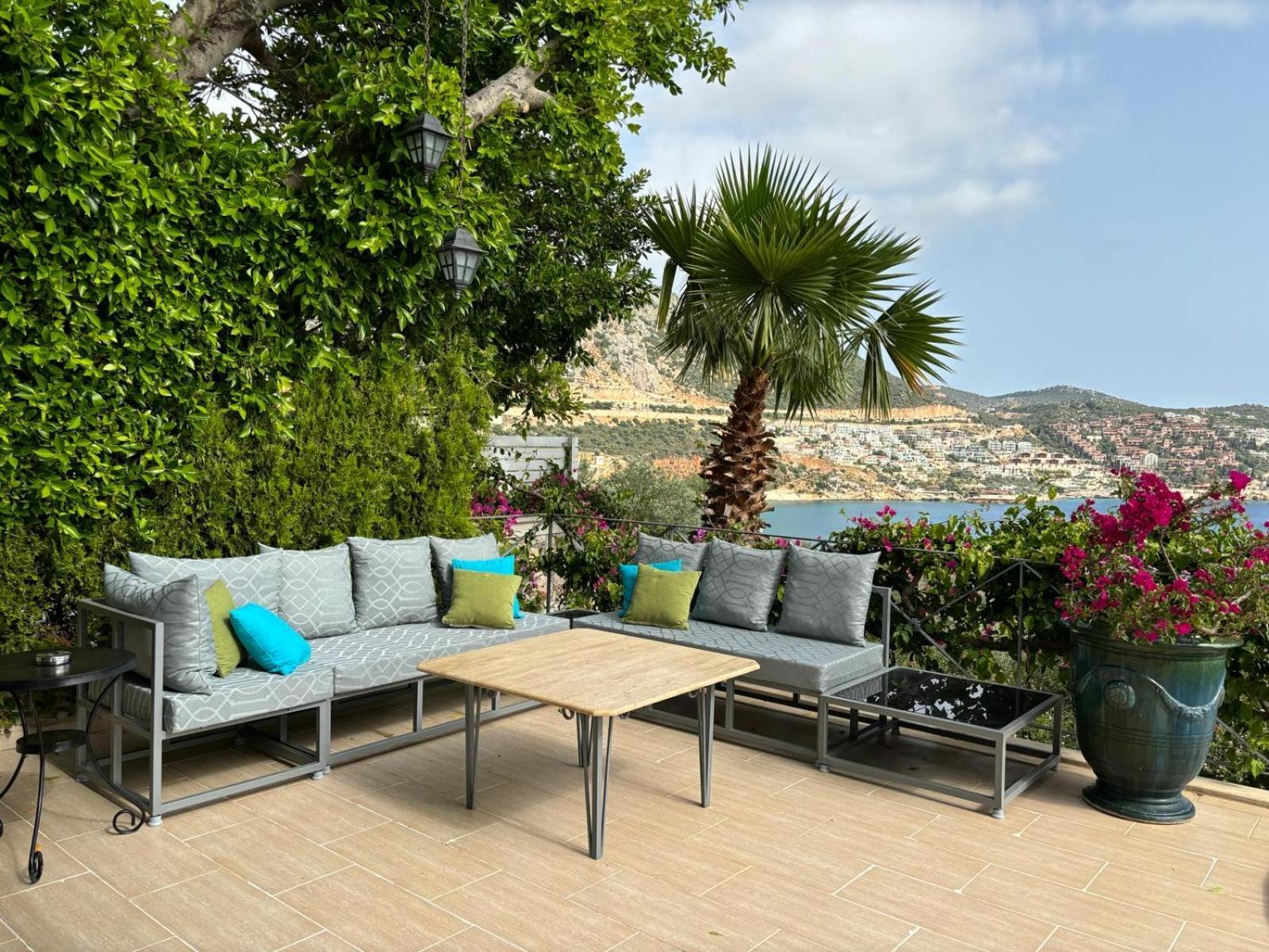 Stunning Seaviews Villa คัลคัน ภายนอก รูปภาพ
